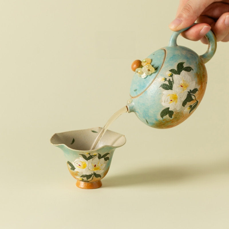 Hand-Painted Gardenia Huaxiao Footed Teacup